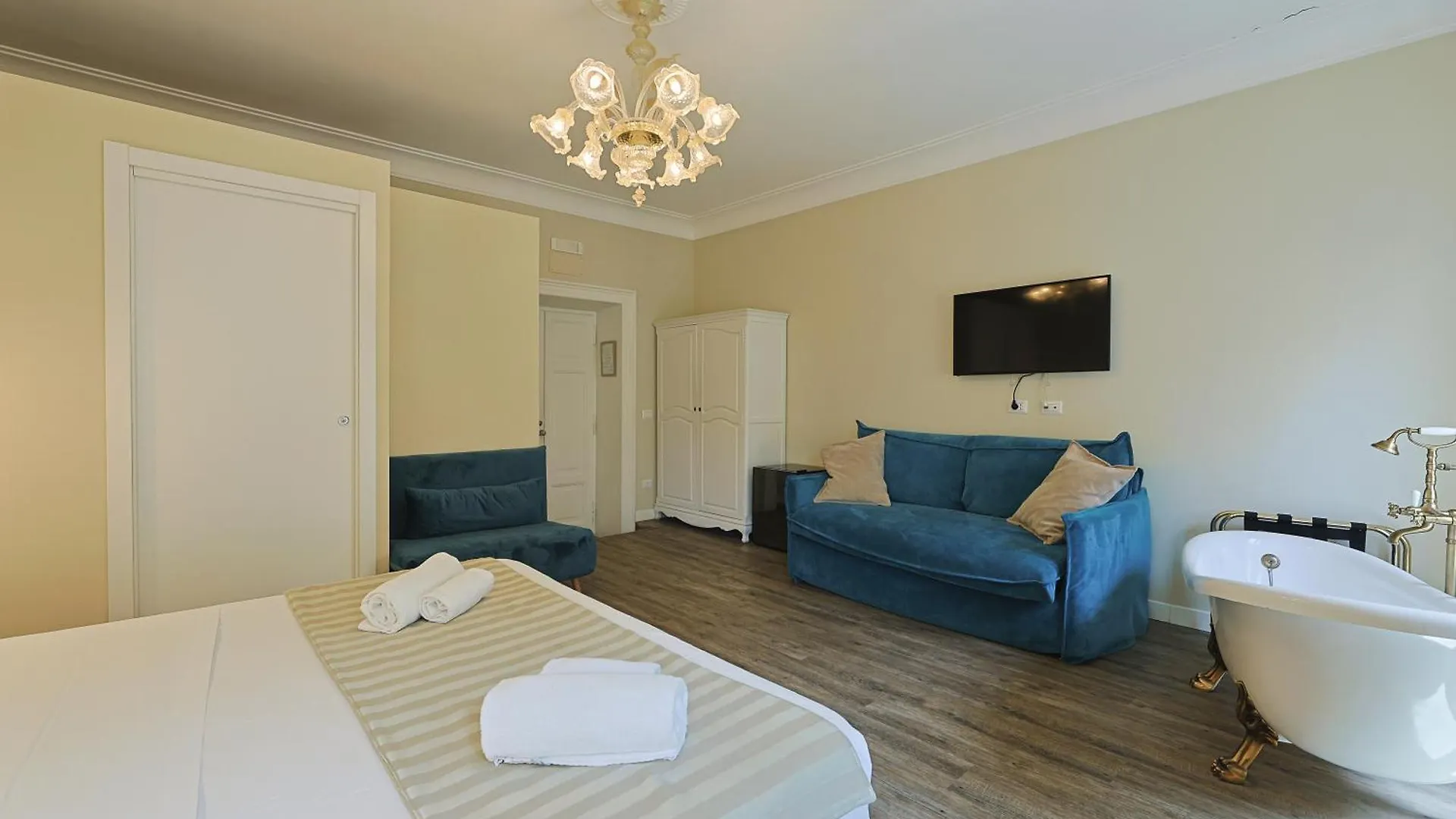 Art House Relais56 Luxury Rooms Nuova Gestione Rome 0*,  Italy