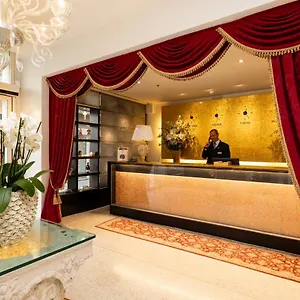 https://a-la-commedia.hotelslidodijesolo.com